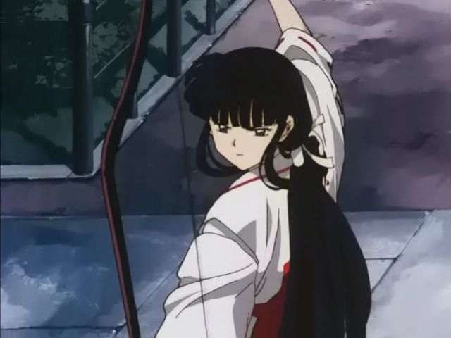 Kikyou a fhoz szgezte Inuyasha-t...